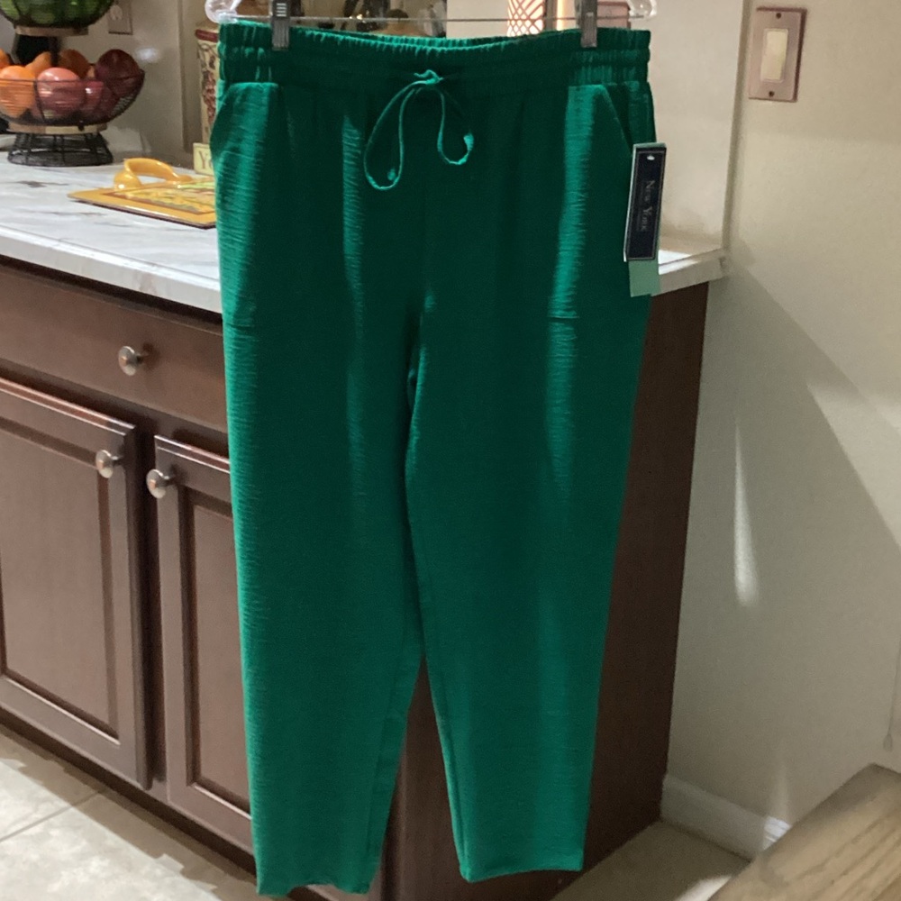 Green Women's Pants